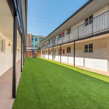 Apartment Living- A Stylish Escape Unit 6b Apts