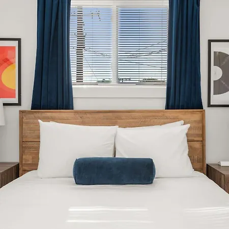 Apartment Living- A Stylish Escape Unit 6b Apts Nashville
