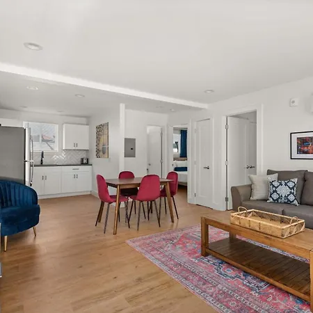 Apartment Living- A Stylish Escape Unit 6b Apts Nashville
