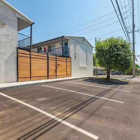 Cozy Retreat Minutes From Unit 9b Apts Apartment *