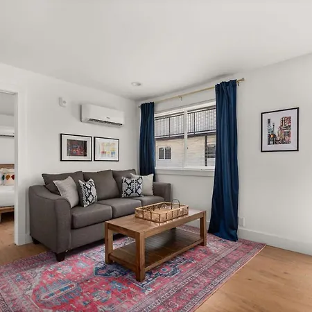 Cozy Retreat Minutes From Unit 9b Apts Apartment *