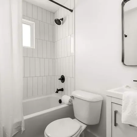 Charming Retreat Unit #2a Apts * Nashville