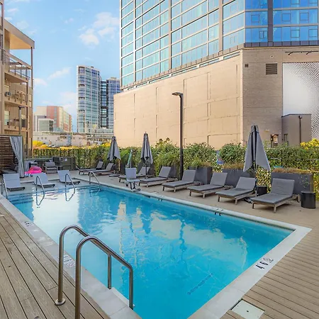 Luxury Penthouse With 2 Floors Pool Patio Gym Walk To Broadway Apartment *