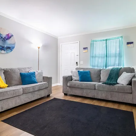 Apartment Downtown 1br With Full Kitchen, Pet-friendly