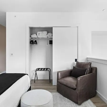 Luxury Penthouse With 2 Floors Pool Patio Gym Walk To Broadway Apartment Nashville