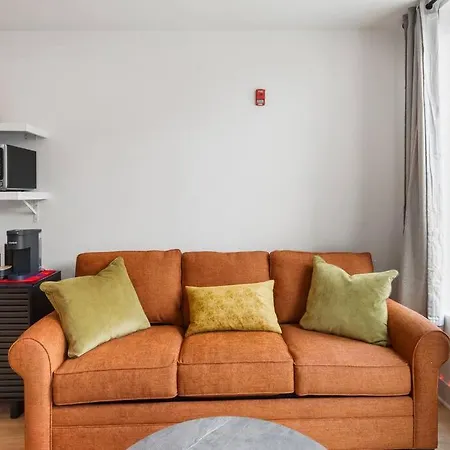 East Cozy Retreat Apartment