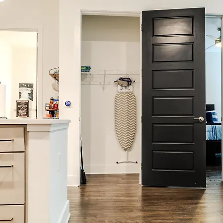 A Touch Of Bleu - 1 Bdr Condo, Free Parking *
