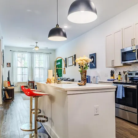 A Touch Of Bleu - 1 Bdr Condo, Free Parking Apartment *