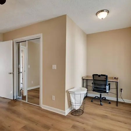 Prime Location With Balcony Near Broadway And Golf Apartment