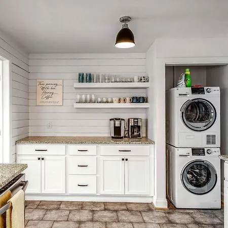 Charming Spacious - 10 Mins To Downtown! * Nashville