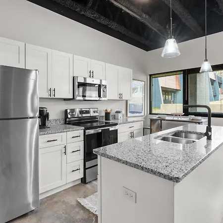 295 Plus Park Boulevard Hbr Apartment *
