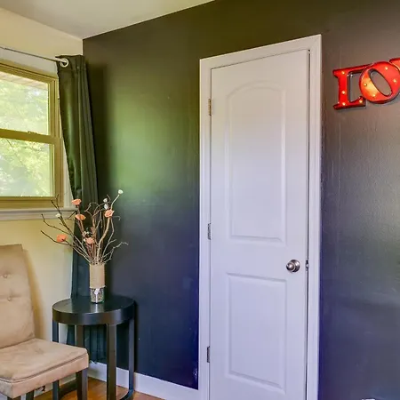 Holiday home Getaway With Gazebo, 11 Mi To Downtown! *