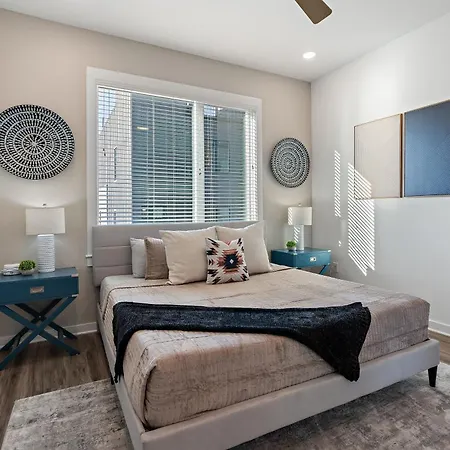 Huge With Patio - Walk To Shops, Food, Brewery * Nashville