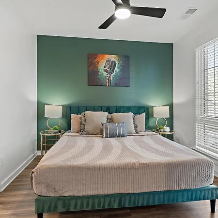 Huge With Patio - Walk To Shops, Food, Brewery * Nashville