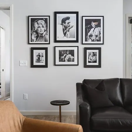 Upscale Music Row Corner Unit With Patio Rooftop With View And Gym