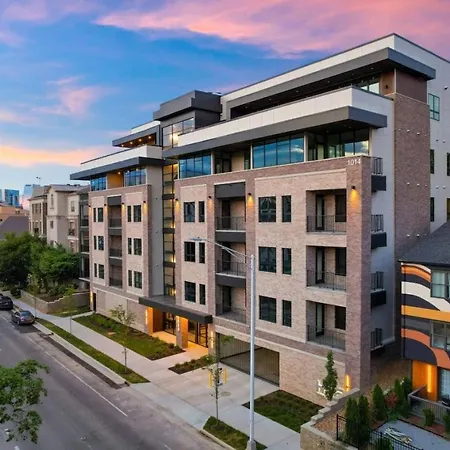 Upscale Music Row Corner Unit With Patio Rooftop With View And Gym Apartment Nashville