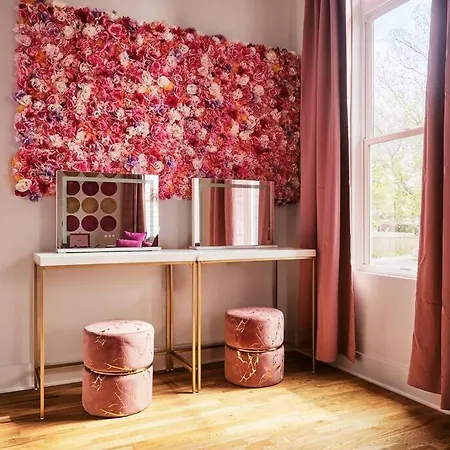 Ultimate Bach 10min To Dt Ig Walls Every Holiday home Nashville
