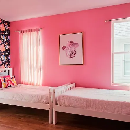 Holiday home Ultimate Bach 10min To Dt Ig Walls Every Nashville