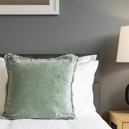 Apartment Landing At 2010 West End - 1 Bedroom In Midtown Nashville