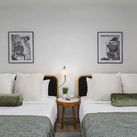 Luxury In The Gulch With Patio Pool Walk To Broadway Nashville