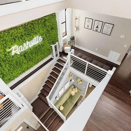 Modern With Rooftop Deck Walk To Coffee Restaurants Brewery Holiday home