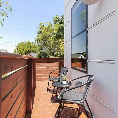 Modern With Rooftop Deck Walk To Coffee Restaurants Brewery Nashville