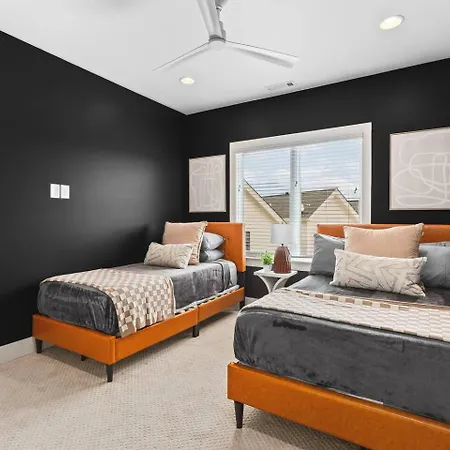 Stunning With Garage And Patio Walk To Restaurants 12 South And Belmont * Nashville