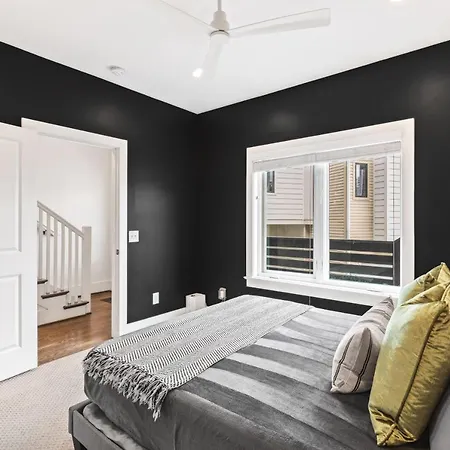 Walk To 12 South And Belmont With Garage Firepit And Patio * Nashville