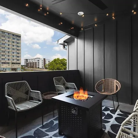 Stunning With Garage And Patio Walk To Restaurants 12 South And Belmont