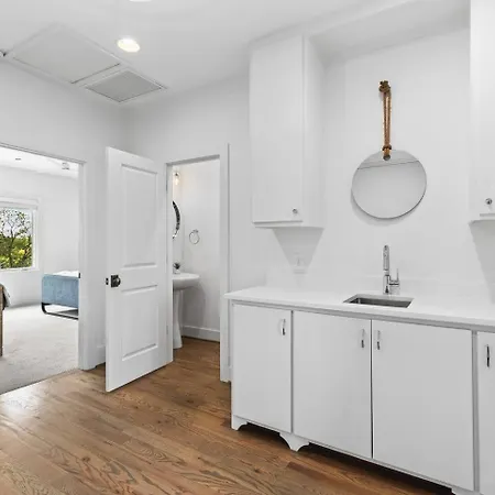Holiday home Stunning With Garage And Patio Walk To Restaurants 12 South And Belmont