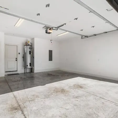Walk To 12 South And Belmont With Garage Firepit And Patio Nashville