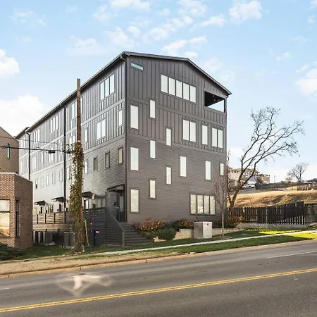 Stunning With Garage And Patio Walk To Restaurants 12 South And Belmont
