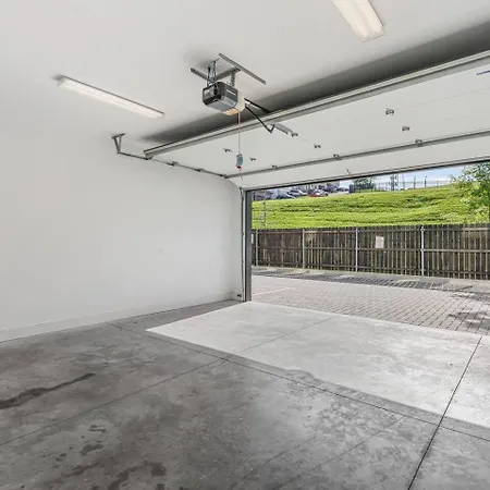 Walk To 12 South And Belmont With Garage Firepit And Patio Holiday home