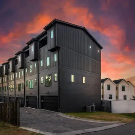 Walk To 12 South And Belmont With Garage Firepit And Patio Nashville