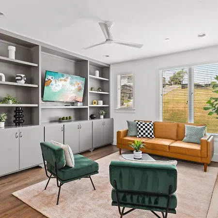 Stunning With Garage And Patio Walk To Restaurants 12 South And Belmont Holiday home *