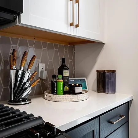 2-bed 2-bath Luxury Retreat Nashville