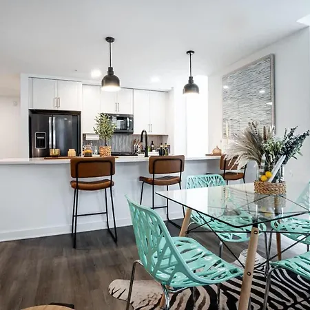 2-bed 2-bath Luxury Retreat *