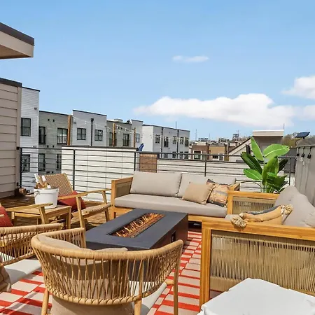 Holiday home The Hadden House - Rooftop Lounge With Firepit