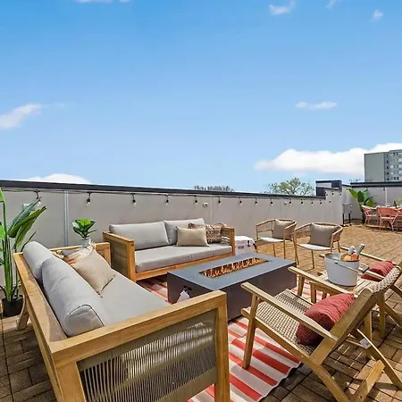 Holiday home The Hadden House - Rooftop Lounge With Firepit