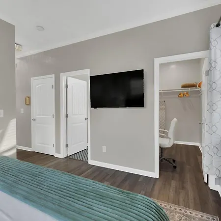 Holiday home Greenwood With Covered Hot Tub, Fire Pit, And Outdoor Tv!