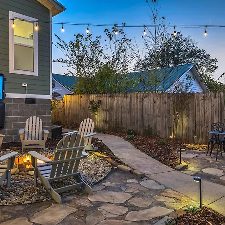 Holiday home Greenwood With Covered Hot Tub, Fire Pit, And Outdoor Tv! *