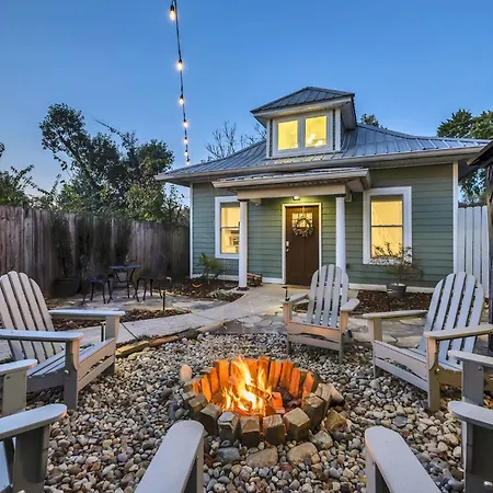 Greenwood With Covered Hot Tub, Fire Pit, And Outdoor Tv! Nashville