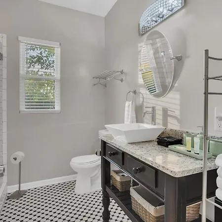 Holiday home Greenwood With Covered Hot Tub, Fire Pit, And Outdoor Tv!