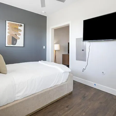 Landing Modern With Amazing Amenities Nashville
