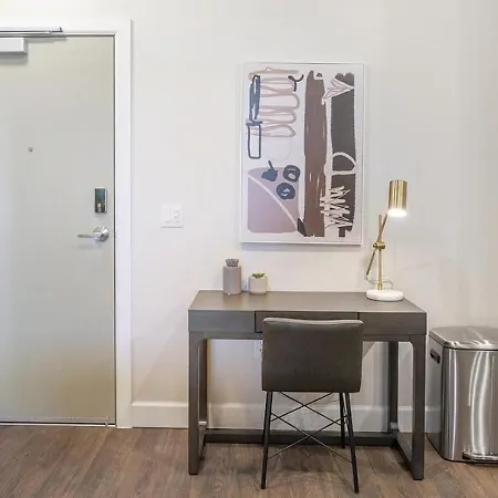 Landing Modern With Amazing Amenities Apartment