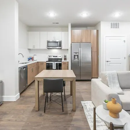 Landing Modern With Amazing Amenities Apartment Nashville