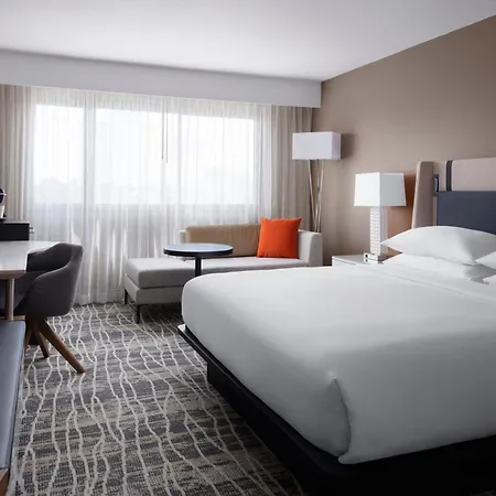 Airport Marriott Hotel 4*