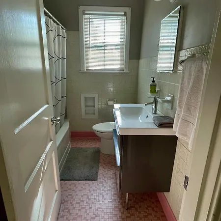 Peachtree Comfortable And Convenient * Nashville