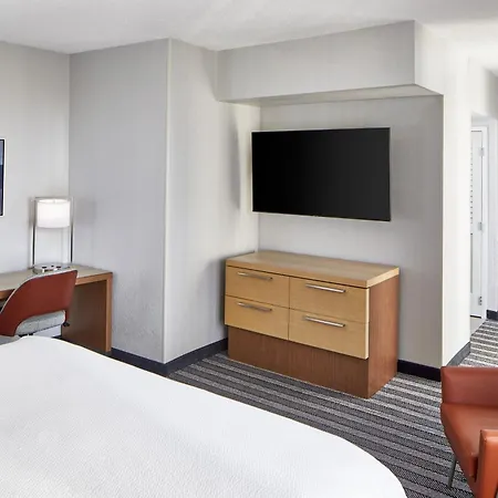 Courtyard By Marriott Downtown Nashville