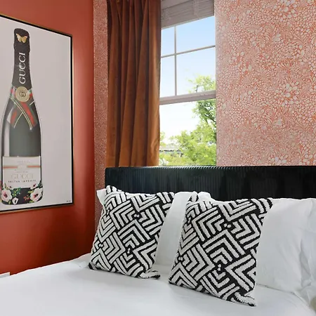 Holiday home Bourbon & Bubbles - Rooftop Hot Tub & Speakeasy Nashville